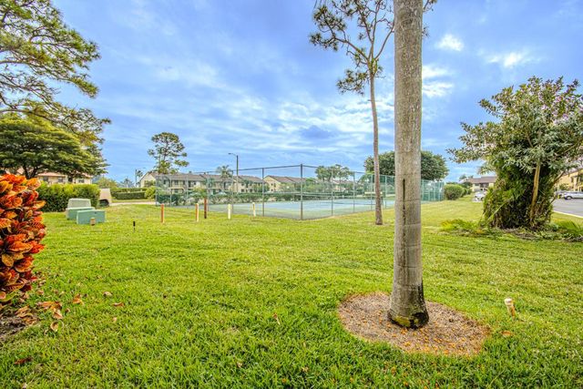 7094 Golf Colony Court 102, Lake Worth, FL 33467