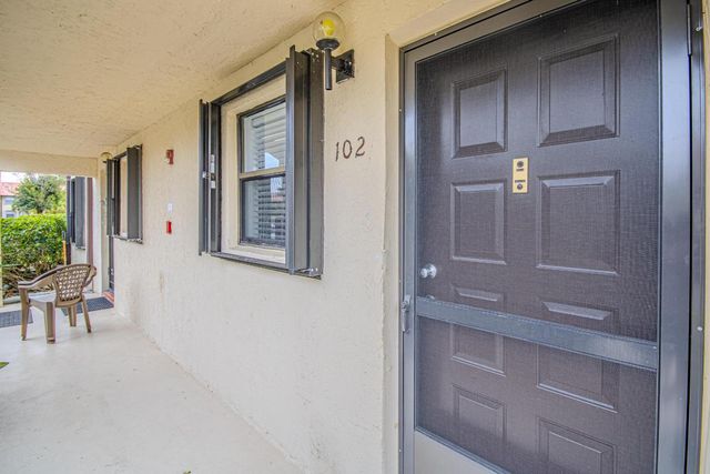 7094 Golf Colony Court 102, Lake Worth, FL 33467