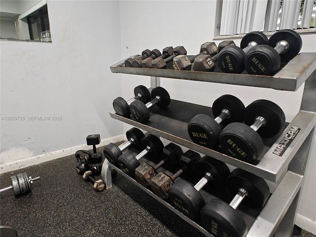 601 Ives Dairy Rd 101-8, Miami, FL 33179
