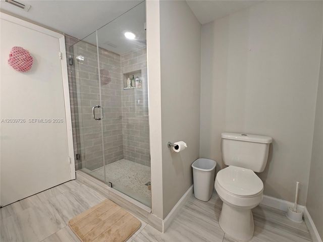 601 Ives Dairy Rd 101-8, Miami, FL 33179