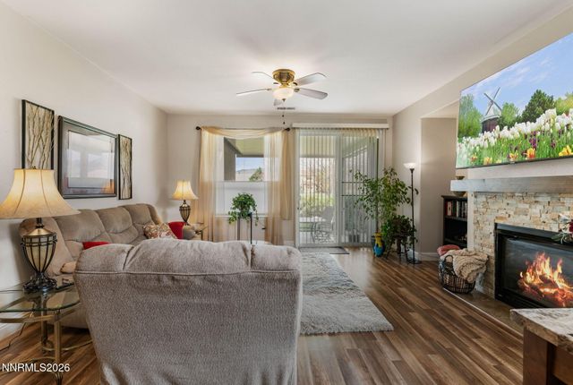 916 Lakeview Drive, Dayton, NV 89403