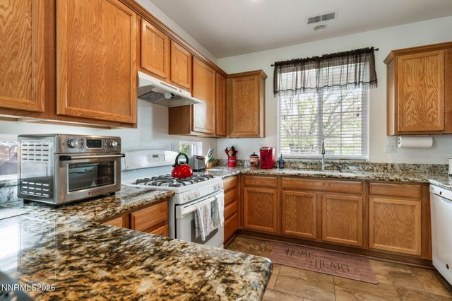 916 Lakeview Drive, Dayton, NV 89403