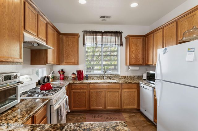 916 Lakeview Drive, Dayton, NV 89403