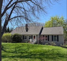 1 Jason Drive, Stratham, NH 03885