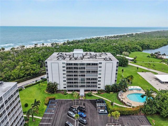 5 Bluebill AVE 312, Naples, FL 34108