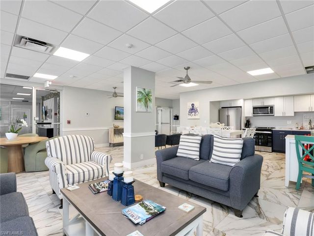 5 Bluebill AVE 312, Naples, FL 34108