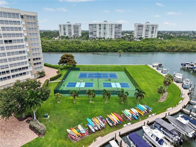 5 Bluebill AVE 312, Naples, FL 34108