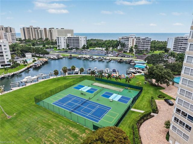 5 Bluebill AVE 312, Naples, FL 34108