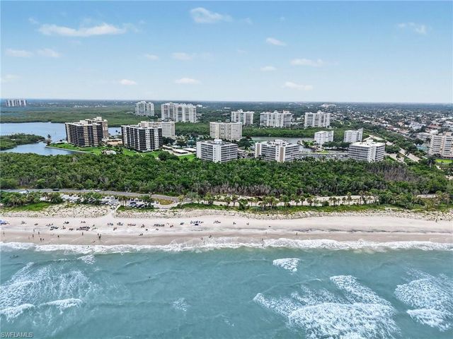 5 Bluebill AVE 312, Naples, FL 34108