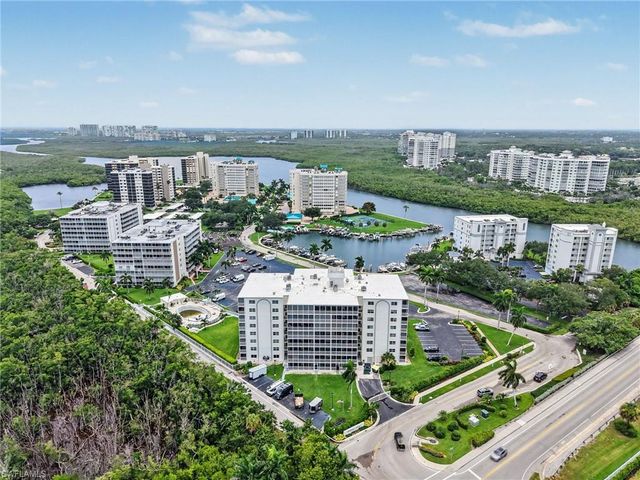 5 Bluebill AVE 312, Naples, FL 34108