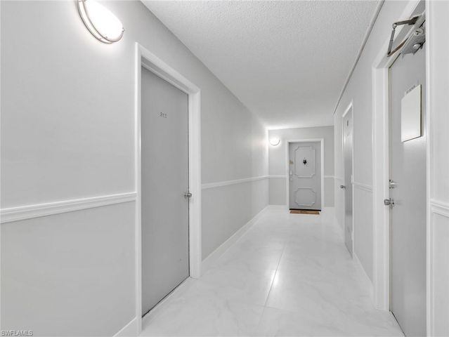 5 Bluebill AVE 312, Naples, FL 34108