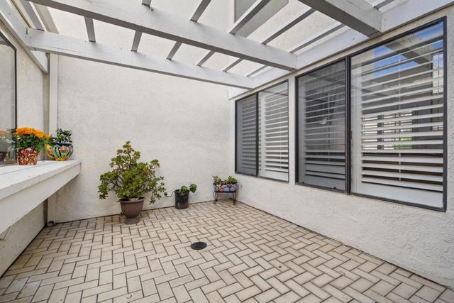 15 Morena, Irvine, CA 92612