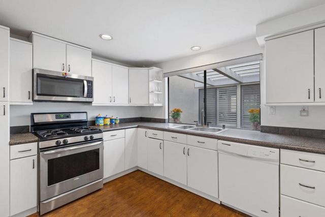 15 Morena, Irvine, CA 92612