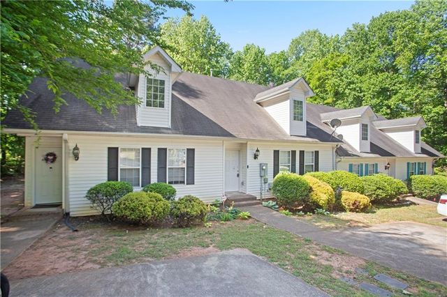 6712 Lakewood Drive, Douglasville, GA 30135