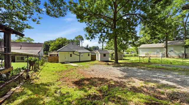 1252 S Ocoee Street, Cleveland, TN 37311