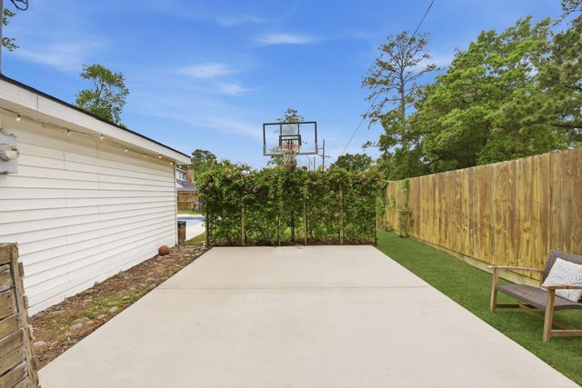 28815 Enchanted Drive, Shenandoah, TX 77381