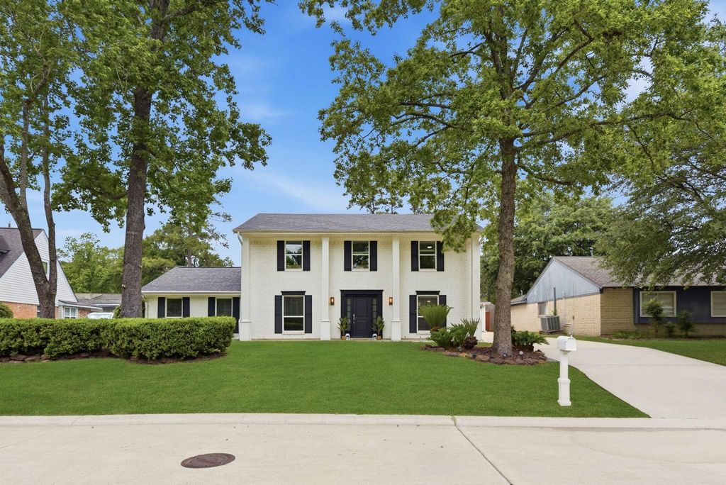 28815 Enchanted Drive, Shenandoah, TX 77381