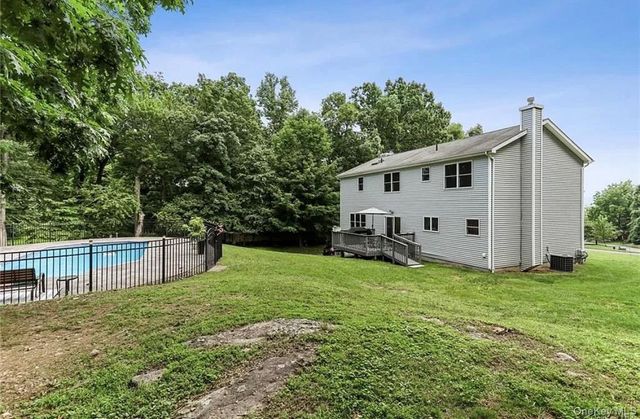 4 Clancy Farms Court, Stony Point, NY 10980
