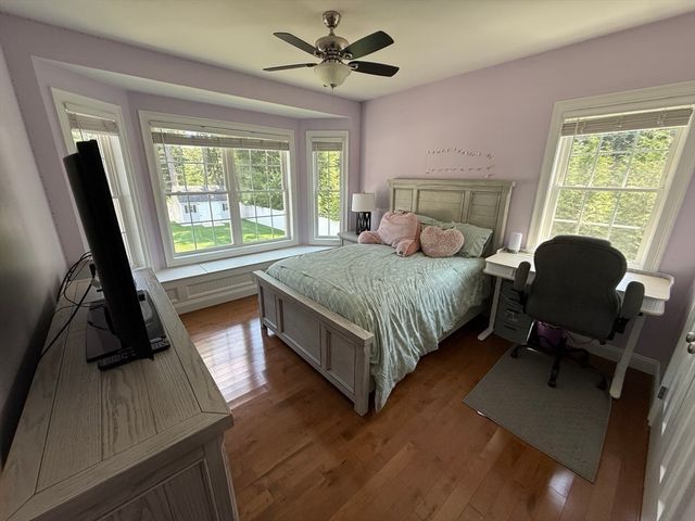 14 Stone Ridge Dr, Seekonk, MA 02771