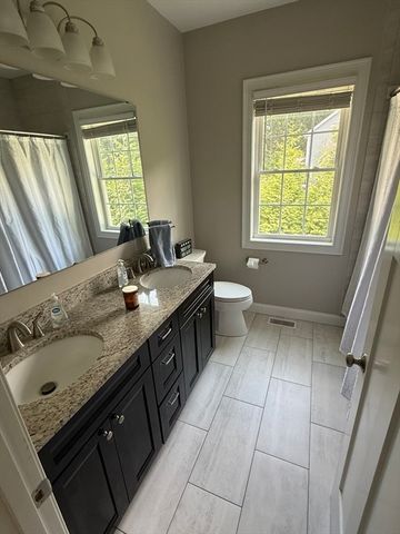 14 Stone Ridge Dr, Seekonk, MA 02771
