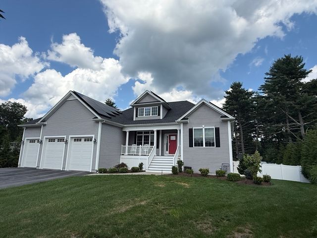 14 Stone Ridge Dr, Seekonk, MA 02771