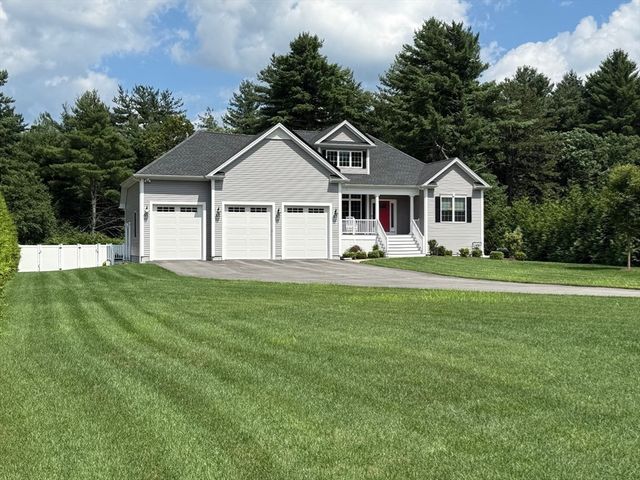 14 Stone Ridge Dr, Seekonk, MA 02771