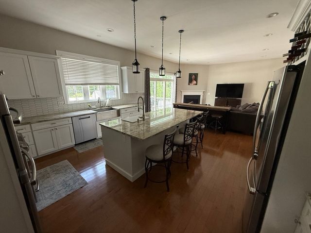 14 Stone Ridge Dr, Seekonk, MA 02771
