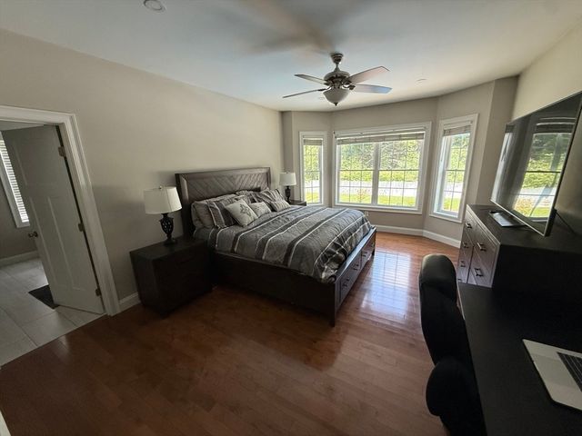14 Stone Ridge Dr, Seekonk, MA 02771