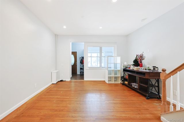 68-48 78th Street, Flushing, NY 11379