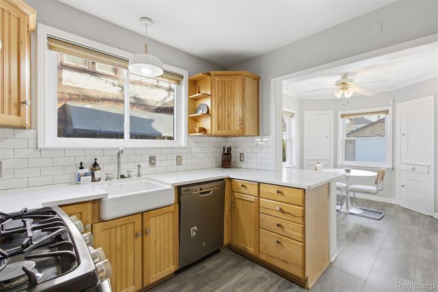 17566 Fairfield Street, Detroit, MI 48221