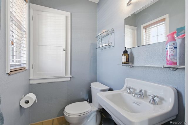 17566 Fairfield Street, Detroit, MI 48221