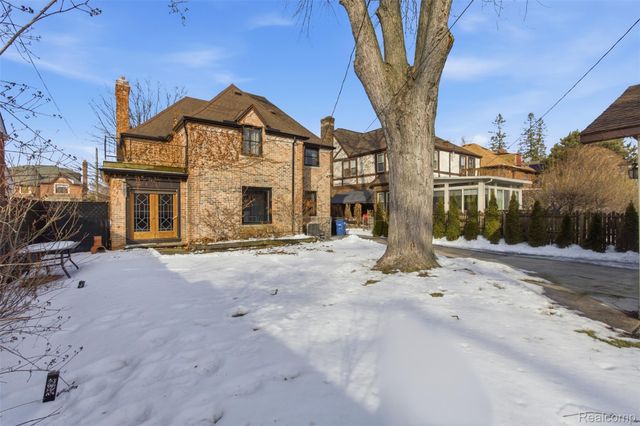 17566 Fairfield Street, Detroit, MI 48221