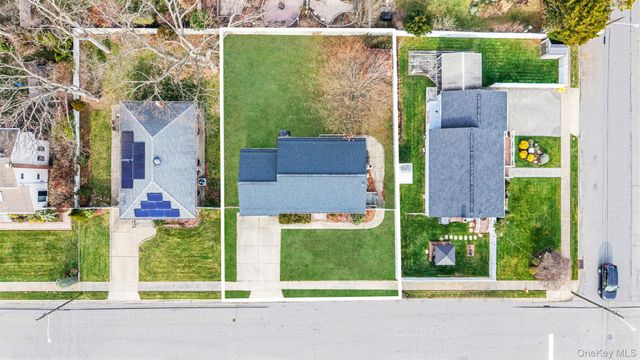 171 N Oak Street, North Massapequa, NY 11758