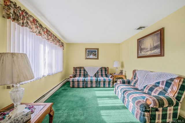 171 N Oak Street, North Massapequa, NY 11758