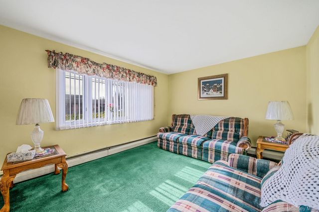 171 N Oak Street, North Massapequa, NY 11758