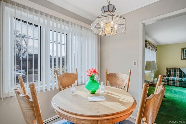 171 N Oak Street, North Massapequa, NY 11758