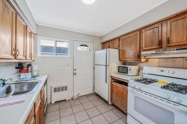 171 N Oak Street, North Massapequa, NY 11758