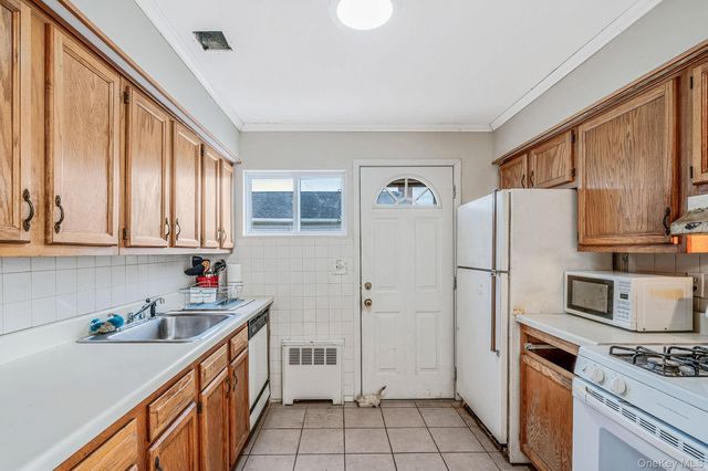 171 N Oak Street, North Massapequa, NY 11758