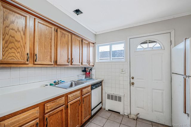 171 N Oak Street, North Massapequa, NY 11758