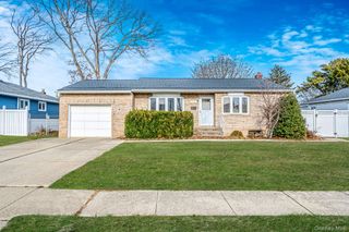 171 N Oak Street, Massapequa Park, NY 11758