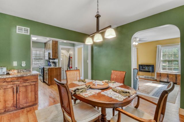 415 12th Street N, Moorhead, MN 56560