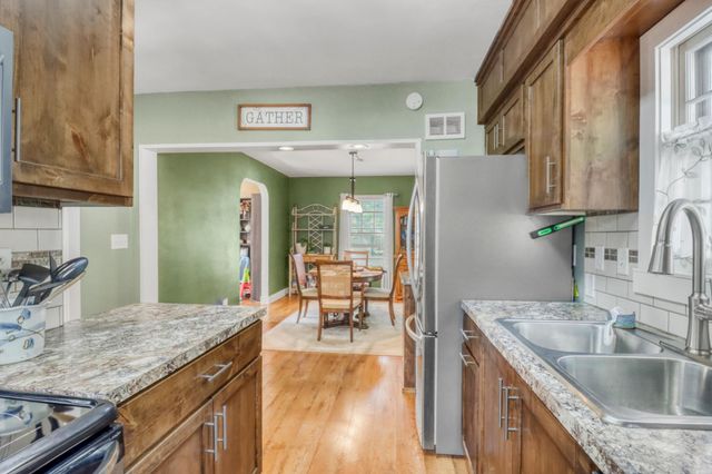 415 12th Street N, Moorhead, MN 56560