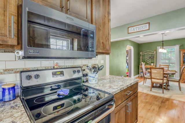 415 12th Street N, Moorhead, MN 56560