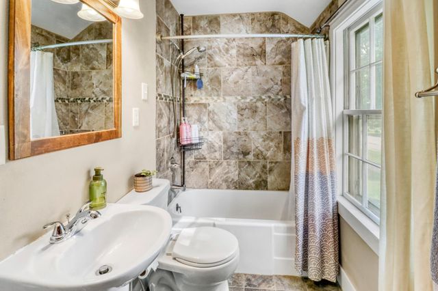 415 12th Street N, Moorhead, MN 56560