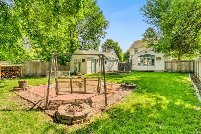 415 12th Street N, Moorhead, MN 56560