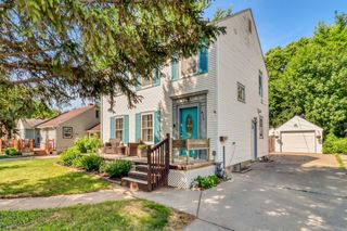 415 12th Street N, Moorhead, MN 56560