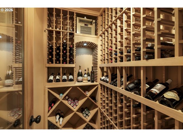 4520 CALAROGA Dr, West Linn, OR 97068