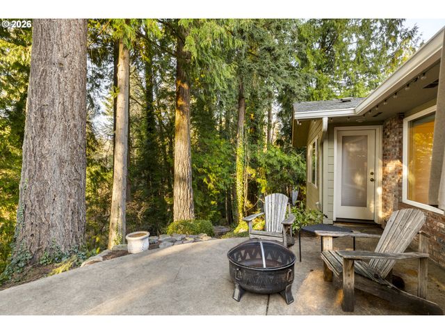 4520 CALAROGA Dr, West Linn, OR 97068