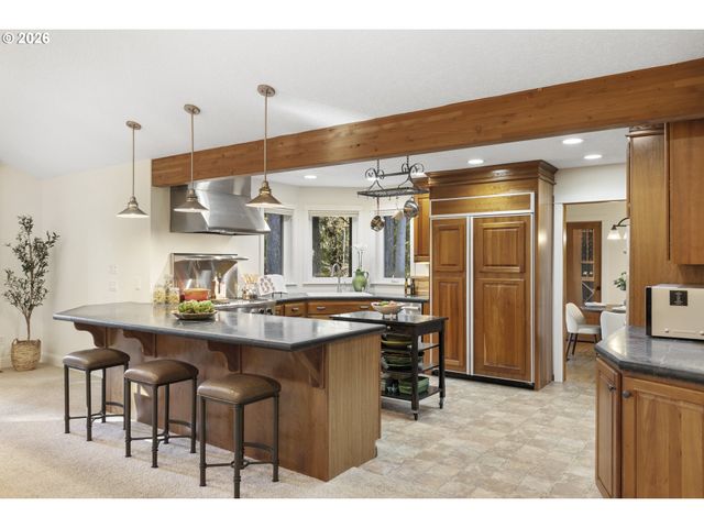 4520 CALAROGA Dr, West Linn, OR 97068