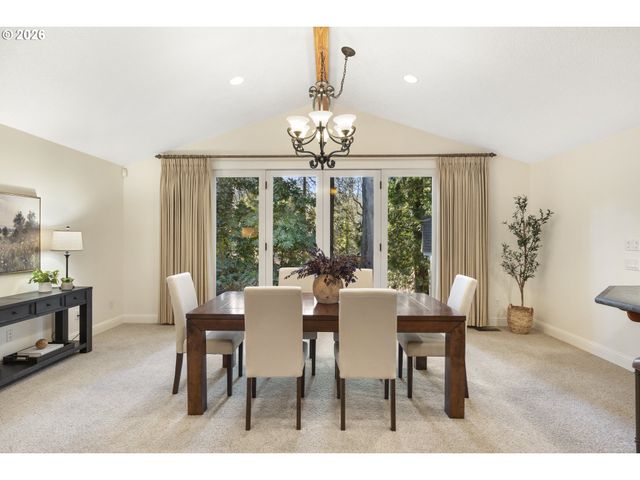 4520 CALAROGA Dr, West Linn, OR 97068